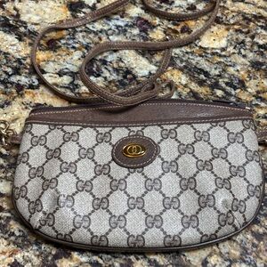 GUCCI  Vintage Monogram Supreme Zip Top Pochette Bag with 2 extra strap